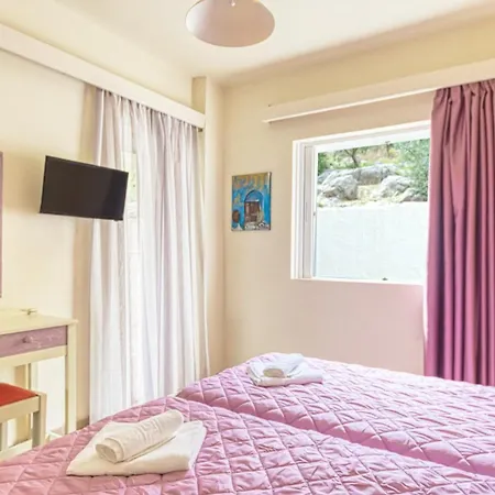 Akrotopi Apartments&studios 3*