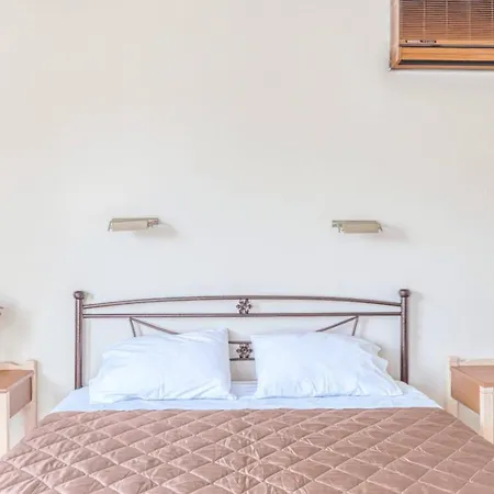 Aparthotel Akrotopi & 3*