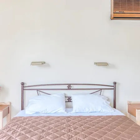 Aparthotel Akrotopi &