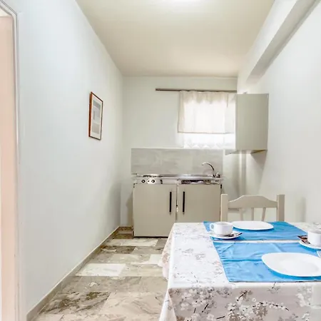Apartmanhotel Akrotopi & 3*