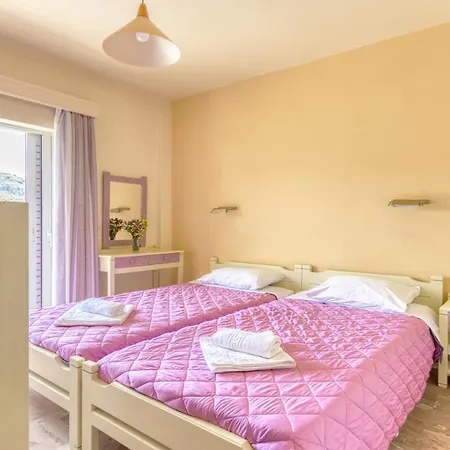 Apartmanhotel Akrotopi & 3*