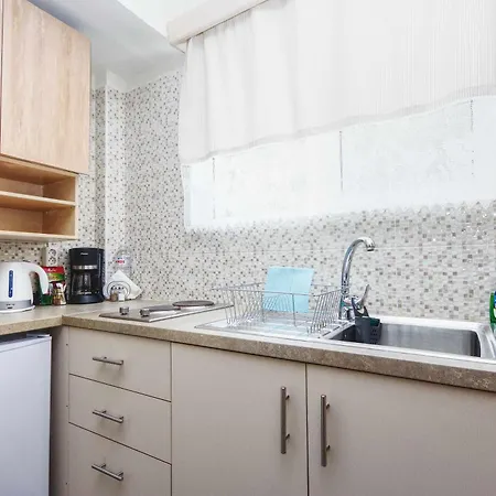 Akrotopi & Aparthotel Tolón