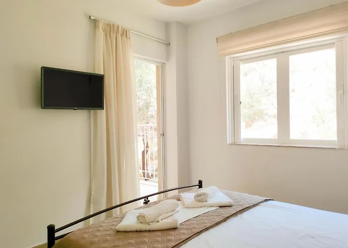 Aparthotel Akrotopi &