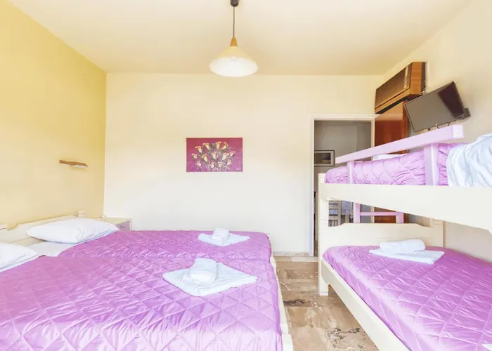 Akrotopi & Ξενοδοχείο με διαμερίσματα