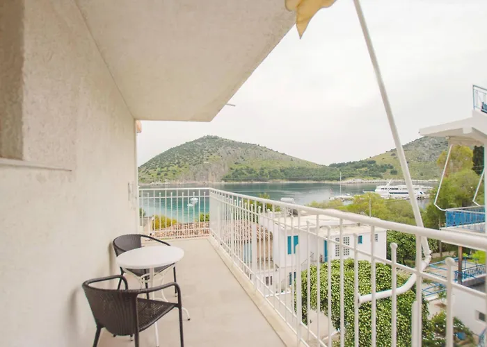 Akrotopi & Aparthotel 3*