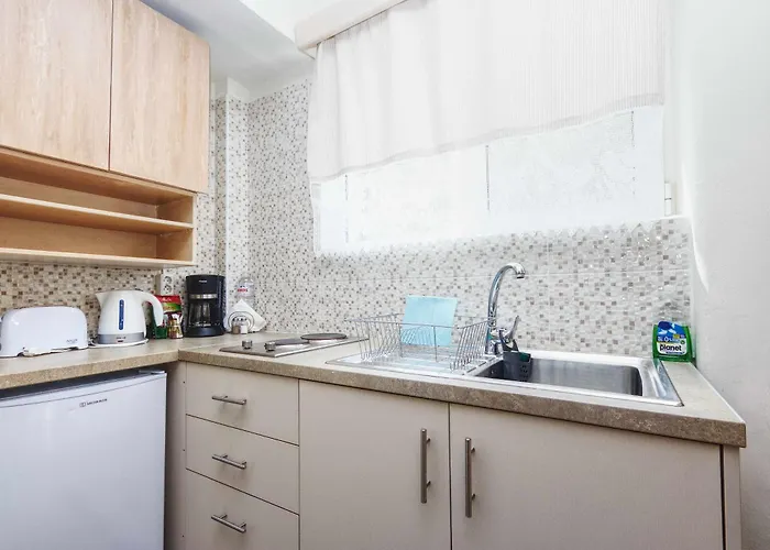 Akrotopi & Aparthotel Tolón